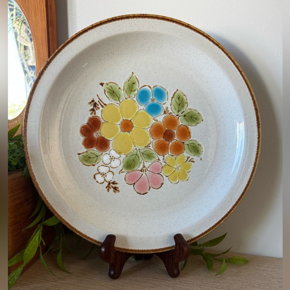 Floral Stoneware Plate with Multicolor Floral Design